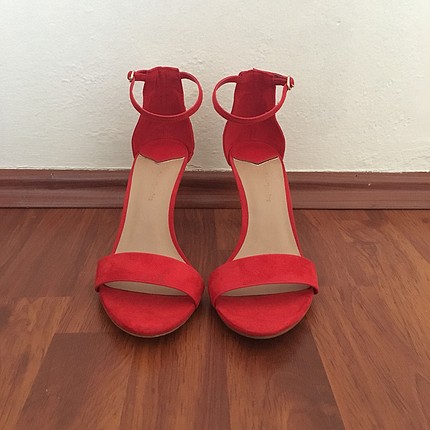 38 Beden kırmızı Renk Stradivarius İnce Bantlı Topuklu Ayakkabı