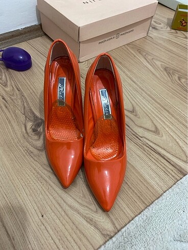 Diğer Turuncu stiletto