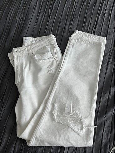 bershka yırtık jean