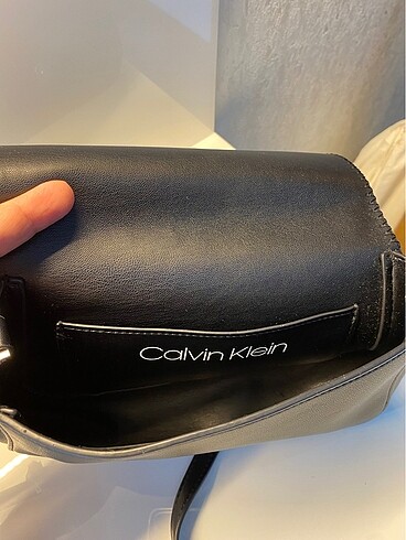  Beden Calvin klein kol çantası