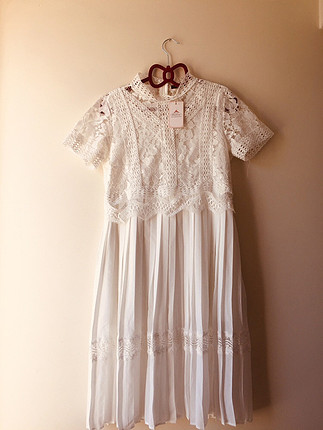 Quenna beyaz dantel elbise