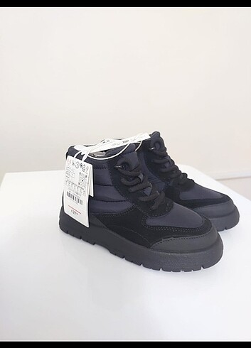 Zara erkek çocuk bot