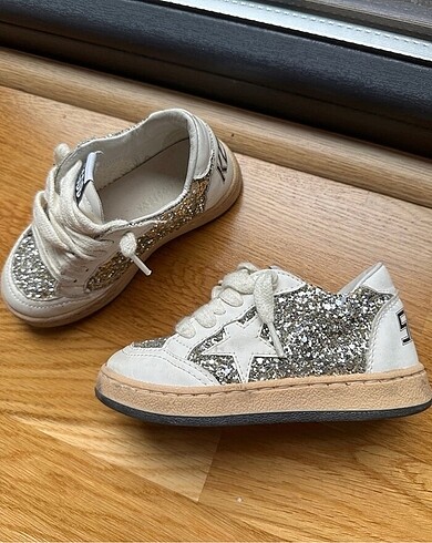 24 Beden beyaz Renk Golden goose simli