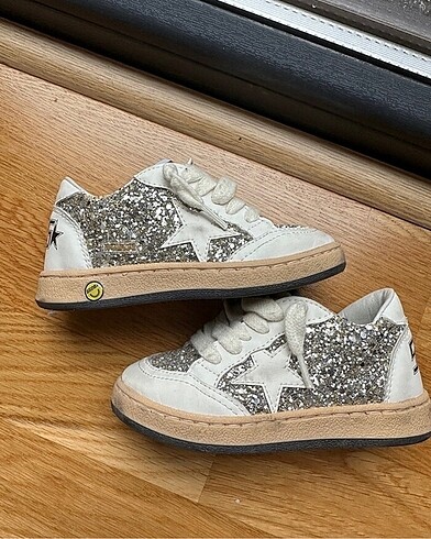 Golden goose simli