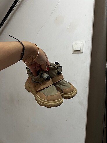 25 Beden Zara çocuk bot