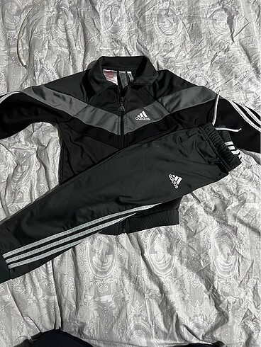 Adidas 4 yaş çocuk eşofman takımı