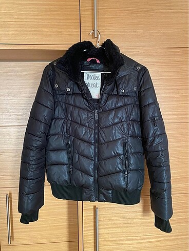 Bershka kapişonlu mont