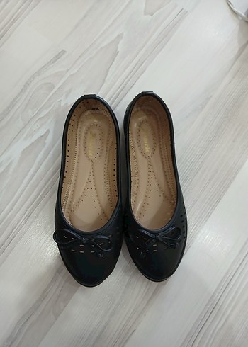 Klasik Siyah Tokalı Kadın Dolgu Topuklu Babet