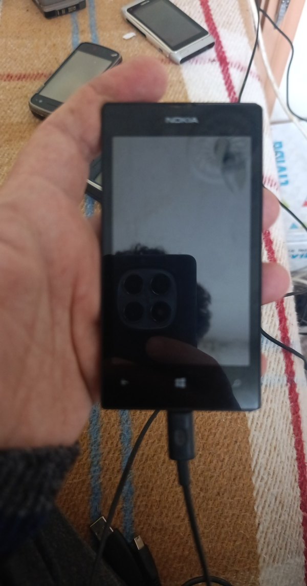 Nokia Lumia 520 Siyah - Görsel 2