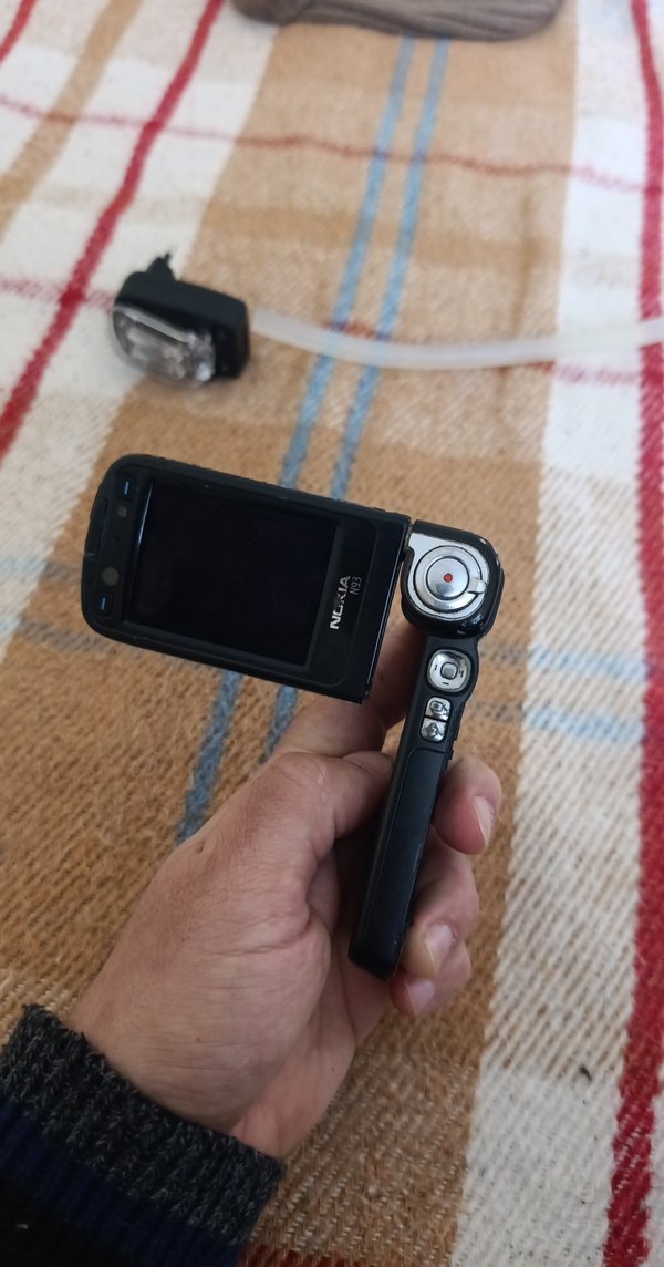 Nokia N93 Siyah Kapaklı Telefon film sıkıntılı - Görsel 5
