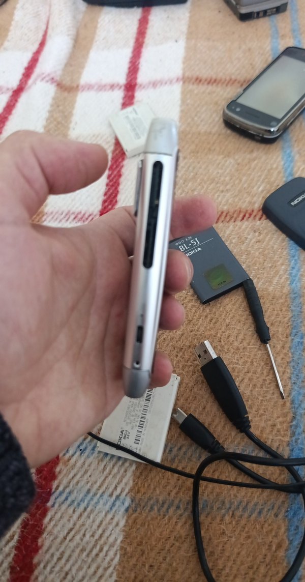 Nokia  N8 oyunlu Dokunmatik Telefon - Görsel 3