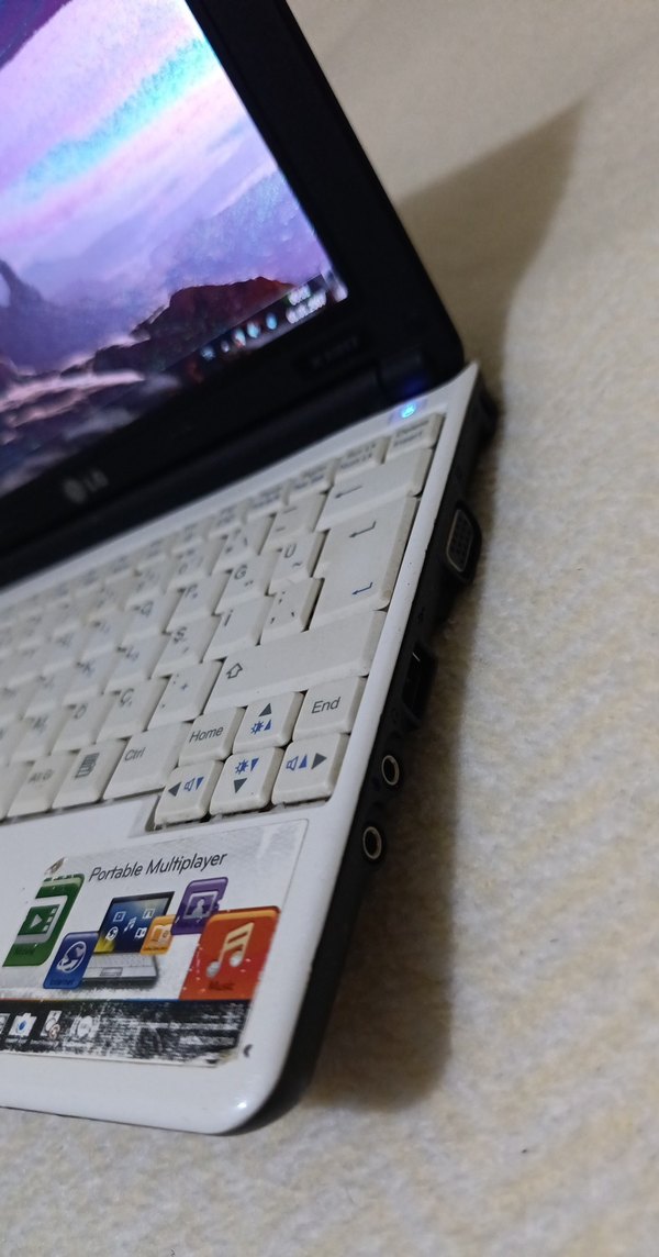 Yeşil Ekranlı LG x130 Dizüstü Bilgisayar - Görsel 5