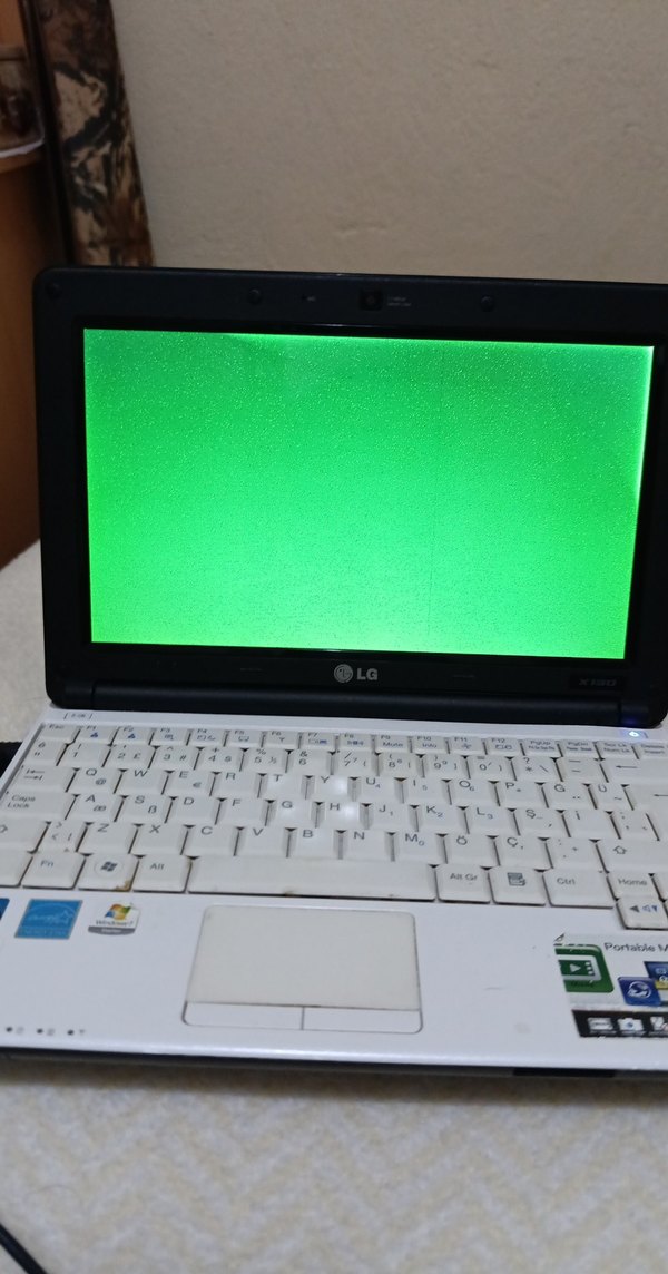 Yeşil Ekranlı LG x130 Dizüstü Bilgisayar - Görsel 2
