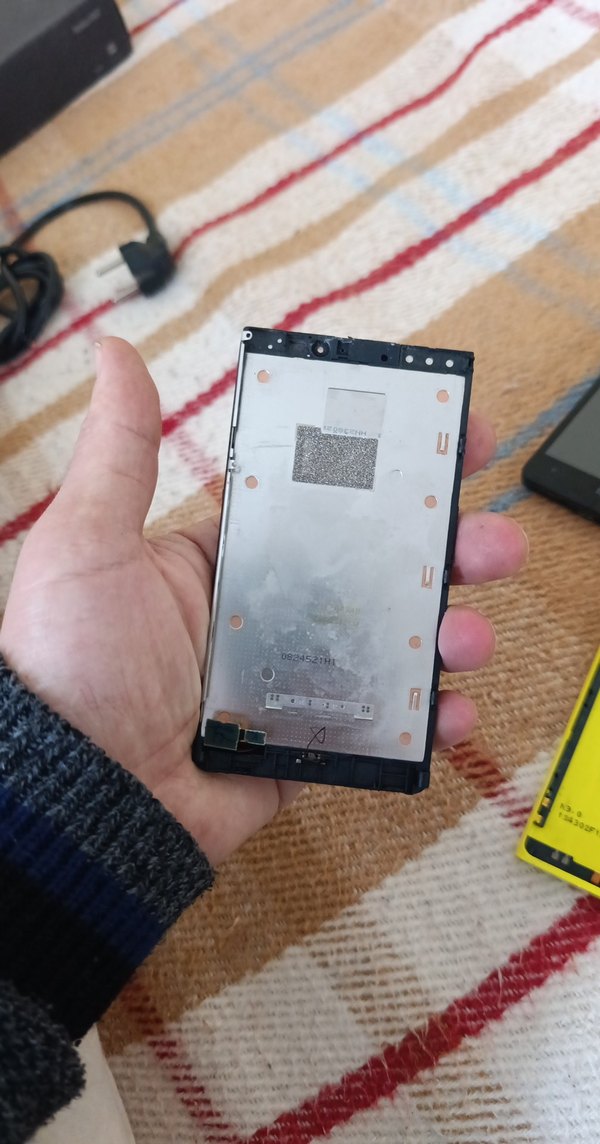 Siyah Nokia Lumia ekran - Görsel 3