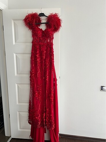 Kırmızı kına elbisesi - Görsel 2