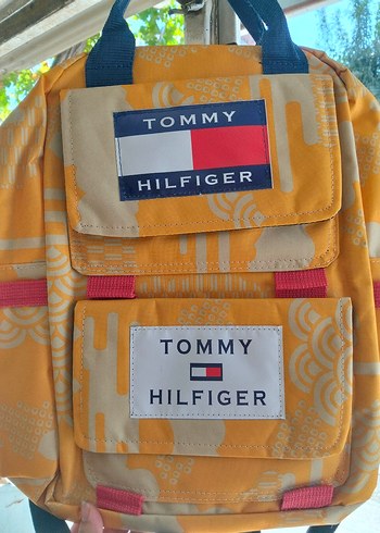 Sarı Baskılı Tommy Hilfiger Kadın Sırt Çantası