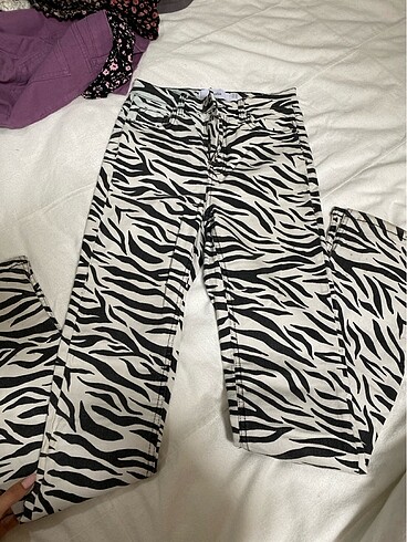 Bershka zebra desen pantolon