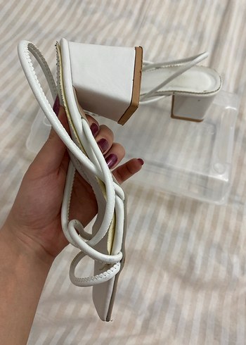 Beyaz Minimalist Topuklu Kadın Sandalet - Görsel 3