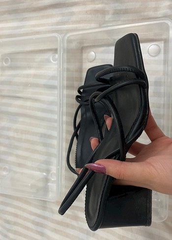 Siyah Topuklu Minimalist Kadın Sandalet - Görsel 2