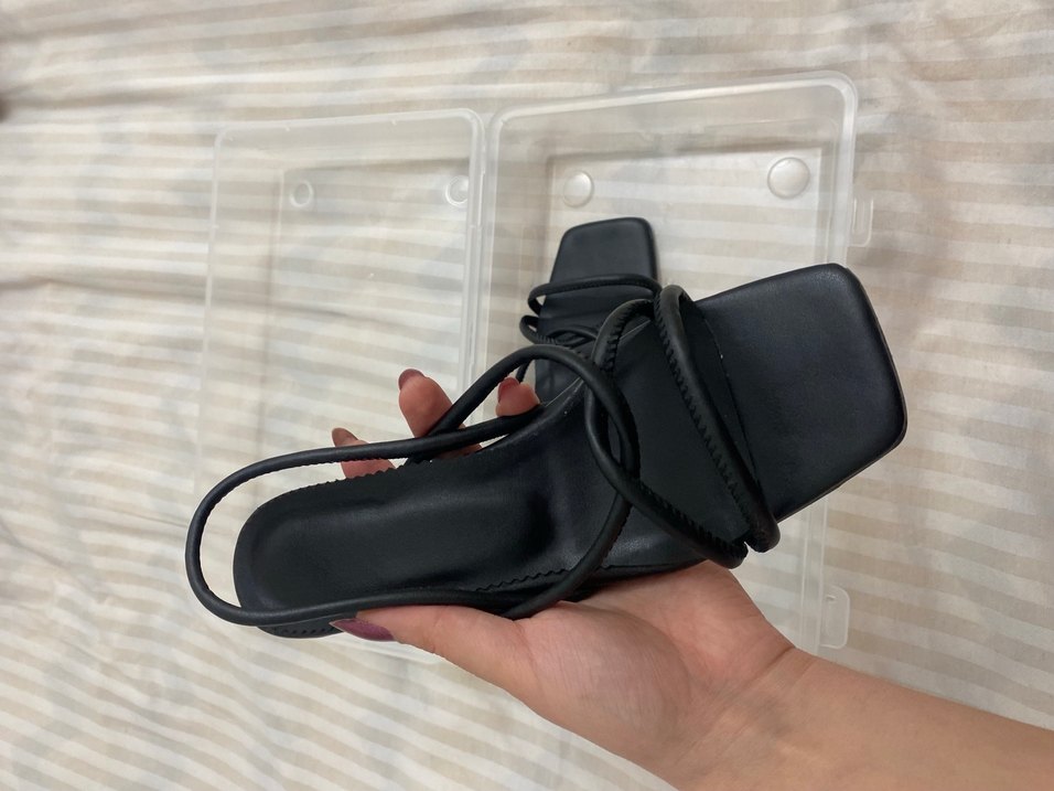 Siyah Topuklu Minimalist Kadın Sandalet - Görsel 3