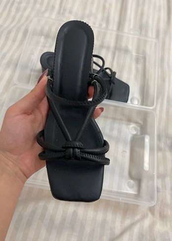 Siyah Yılan Desenli Kadın Topuklu Sandalet - Görsel 3