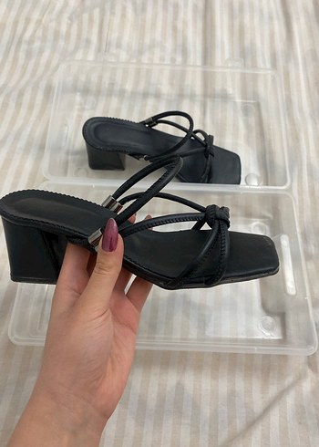 Siyah Yılan Desenli Kadın Topuklu Sandalet - Görsel 4