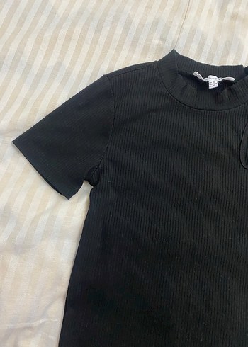 Siyah Yarım Balıkçı Yaka Kısa Kollu Kadın Tişört - Görsel 2