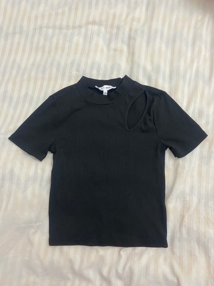 Siyah Yarım Balıkçı Yaka Kısa Kollu Kadın Tişört - Görsel 4