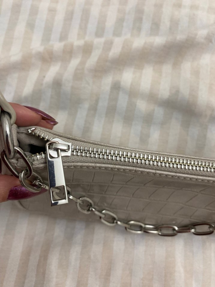 Pull and bear kol çantası - Görsel 4