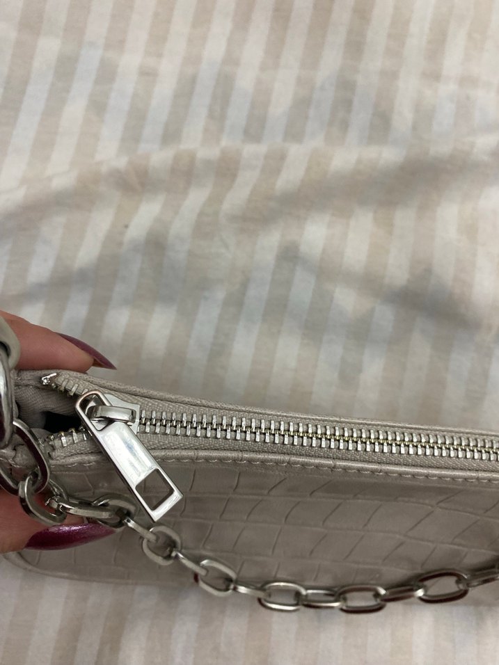 Pull and bear kol çantası - Görsel 3