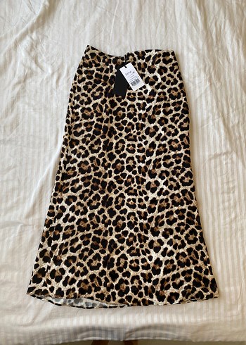 Saten leopar etek
