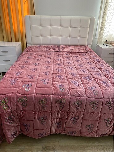 Diğer Boncuklu yatak örtüsü takımı