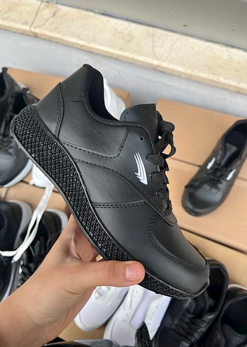 Siyah Bağcıklı Spor Ayakkabı