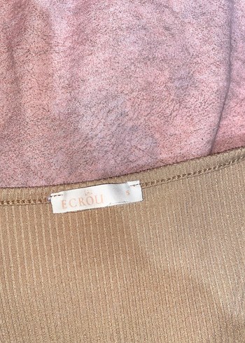 Bej V Yaka Kısa Kollu Crop Top - Görsel 3