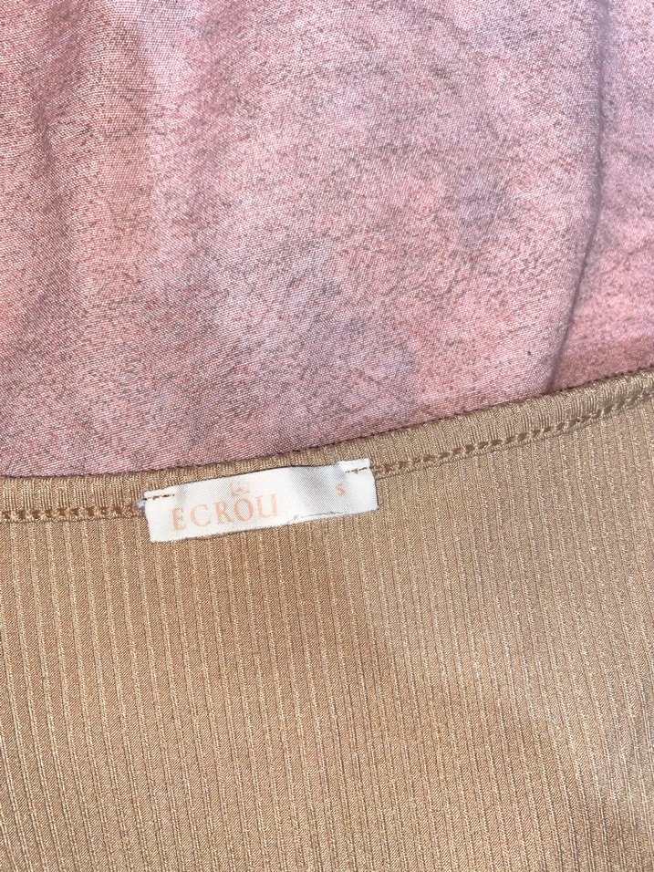 Bej V Yaka Kısa Kollu Crop Top - Görsel 3