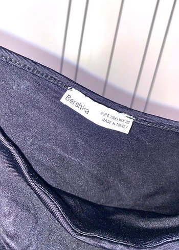 s Beden Bershka tek askılı bluz
