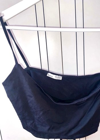 Bershka tek askılı bluz