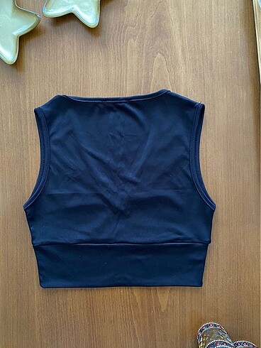 Siyah Dekolteli Crop - Görsel 4