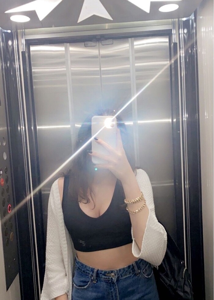 Siyah Dekolteli Crop - Görsel 3