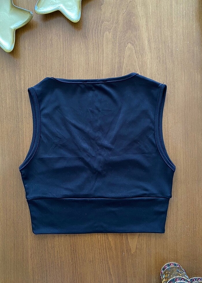 Siyah Dekolteli Crop - Görsel 4