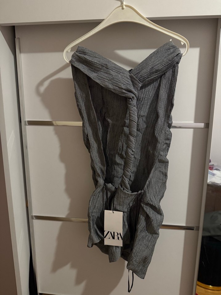 Zara Sırt Dekolteli Gri Bluz - Görsel 3