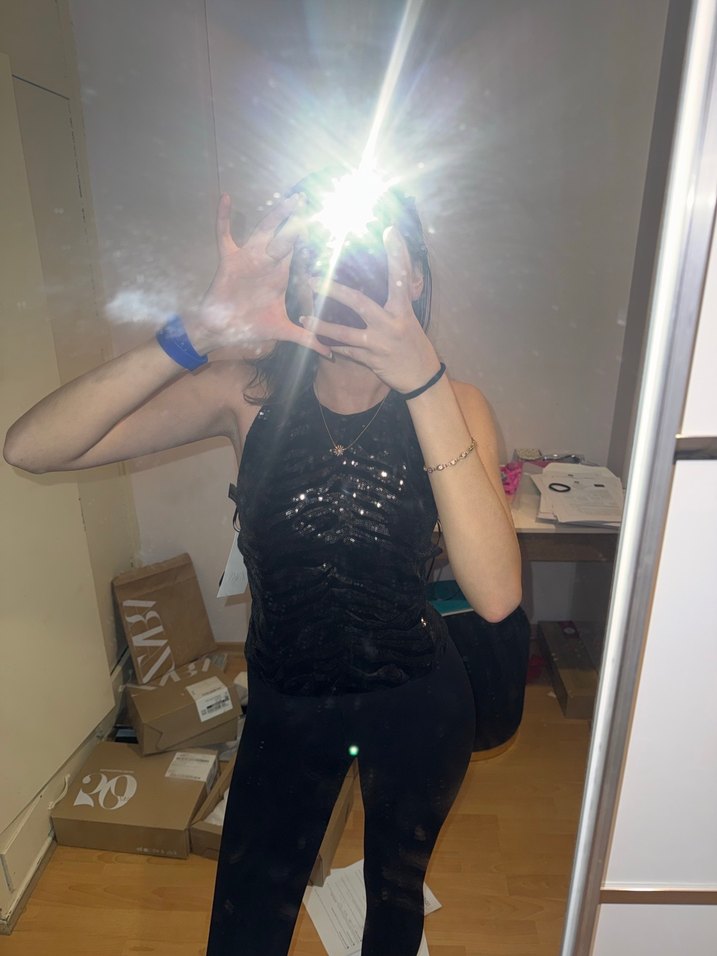 Zara Pullu Sırt Dekolteli Top - Görsel 2