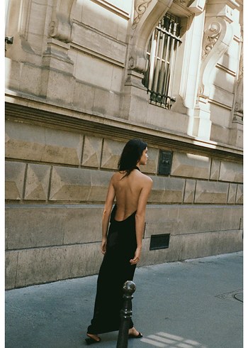 Uzun Siyah Drapeli Elbise - Görsel 3