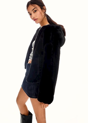 Bershka Siyah Kısa Kürk - Görsel 7