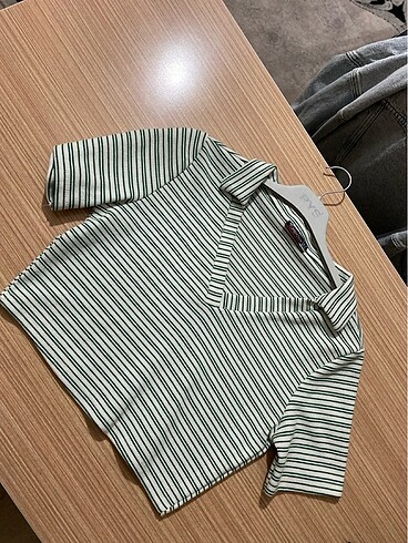 Crop tişört