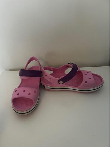32 Beden Crocs sandalet