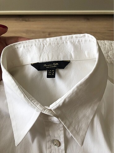 xs Beden Massimo Dutti beyaz gömlek