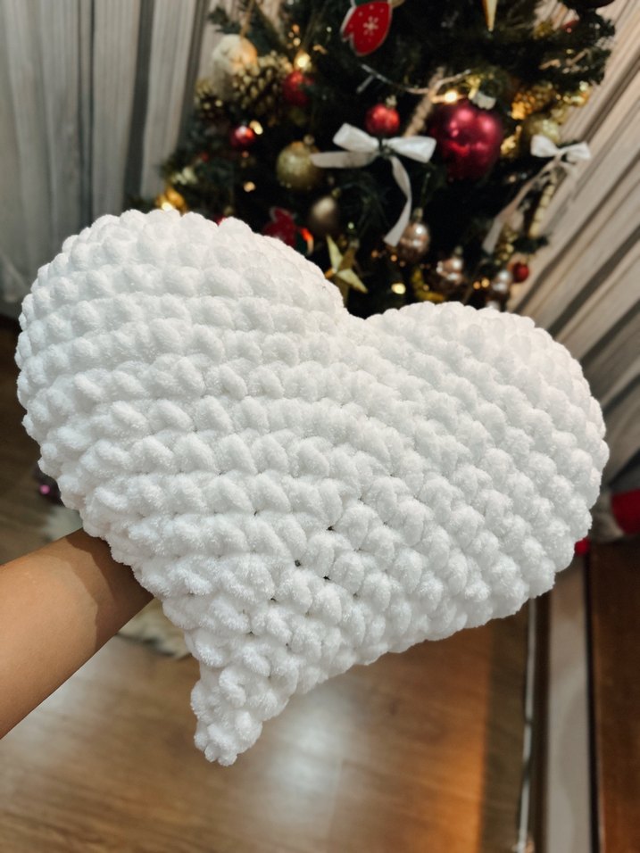 Puffy Beyaz Kalpli yastık - Görsel 3