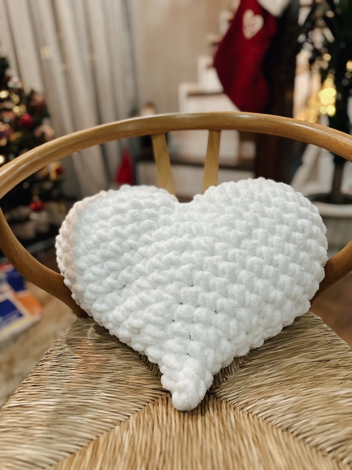 Puffy Beyaz Kalpli yastık - Görsel 4