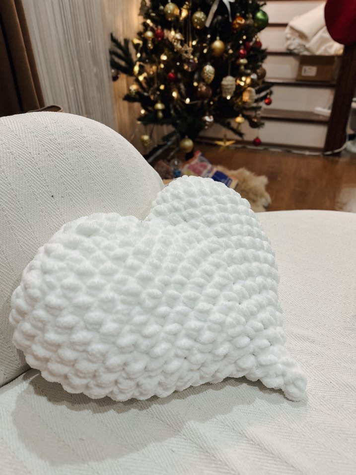 Puffy Beyaz Kalpli yastık - Görsel 2